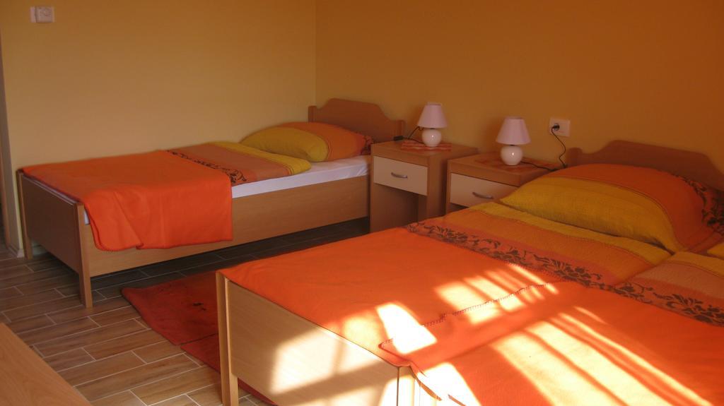 הוילה Vremski Britof Tourist Farm Dujceva Domacija מראה חיצוני תמונה