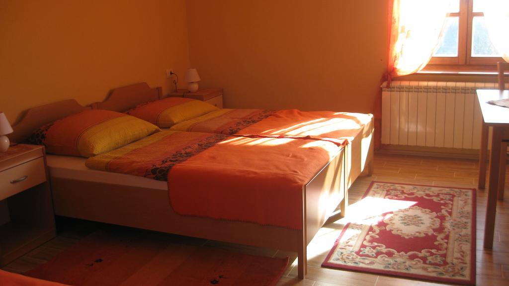 הוילה Vremski Britof Tourist Farm Dujceva Domacija מראה חיצוני תמונה