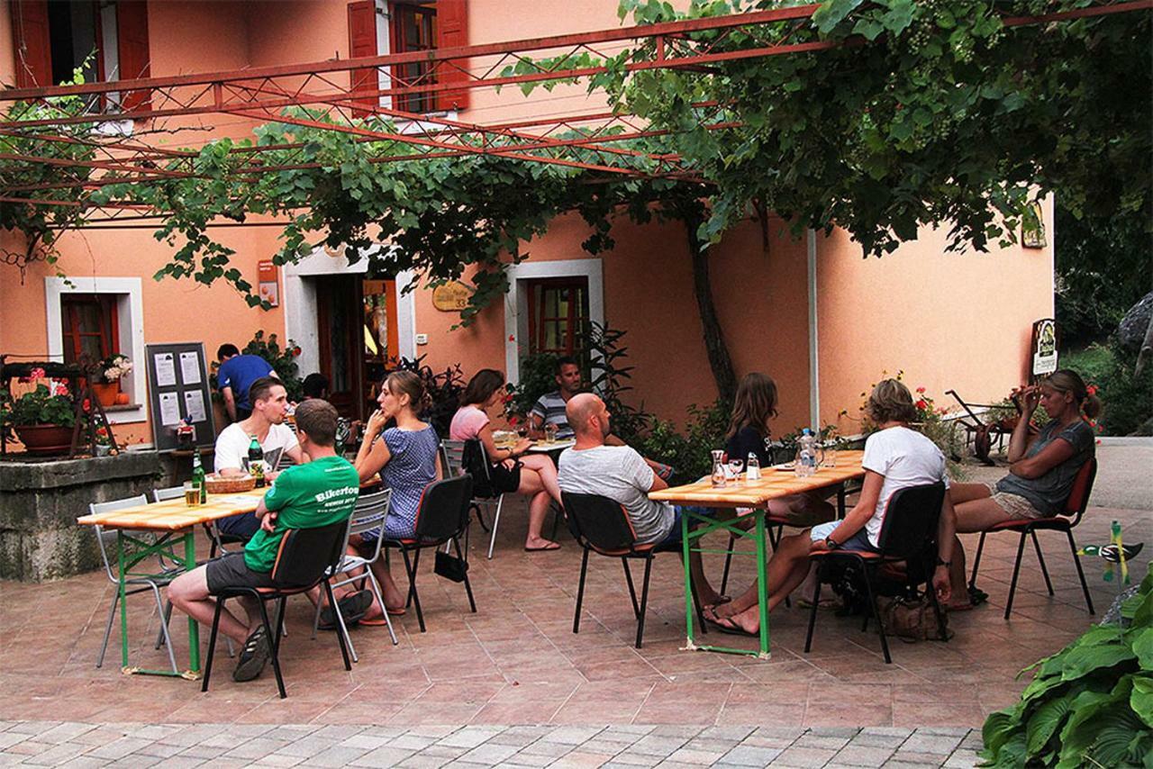 הוילה Vremski Britof Tourist Farm Dujceva Domacija מראה חיצוני תמונה